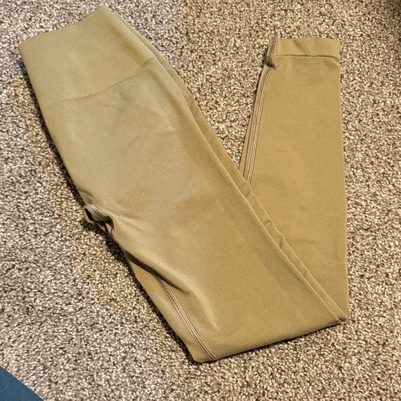 Alphalete Amplify - Not Gold High-Rise Leggings - Picture 5 of 6